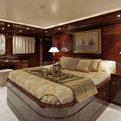 charter_in_greece_orion_master_cabin-min.jpg