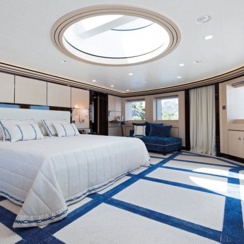 charter_in_mediterranean_axioma_-_master_suite-min.jpg