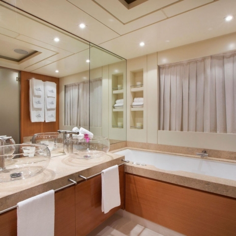 charters_in_mediterranean_rola_-_en_suite_facilities-min.jpg