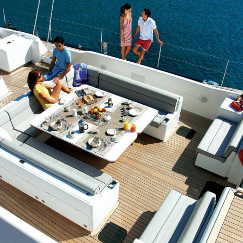charters_in_greece_aristarchos_-_sundeck.jpg
