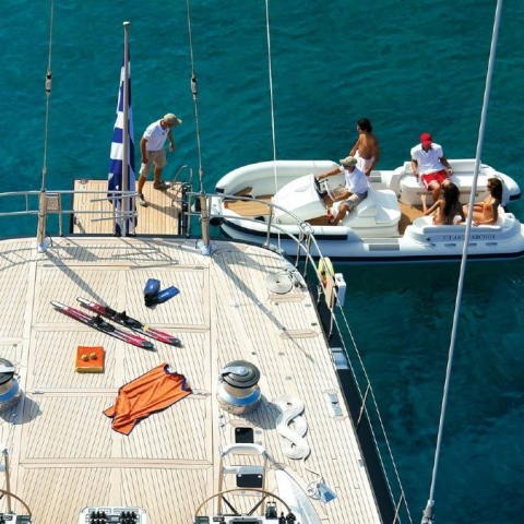 charters_in_greece_aristarchos_-_sundeck_aft.jpg