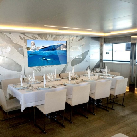 charters_in_greece_barents_sea_-_dining_area-min.jpg