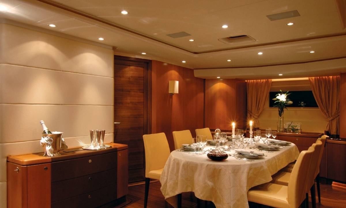 charters_in_greece_aristarchos_-_dining_area.jpg