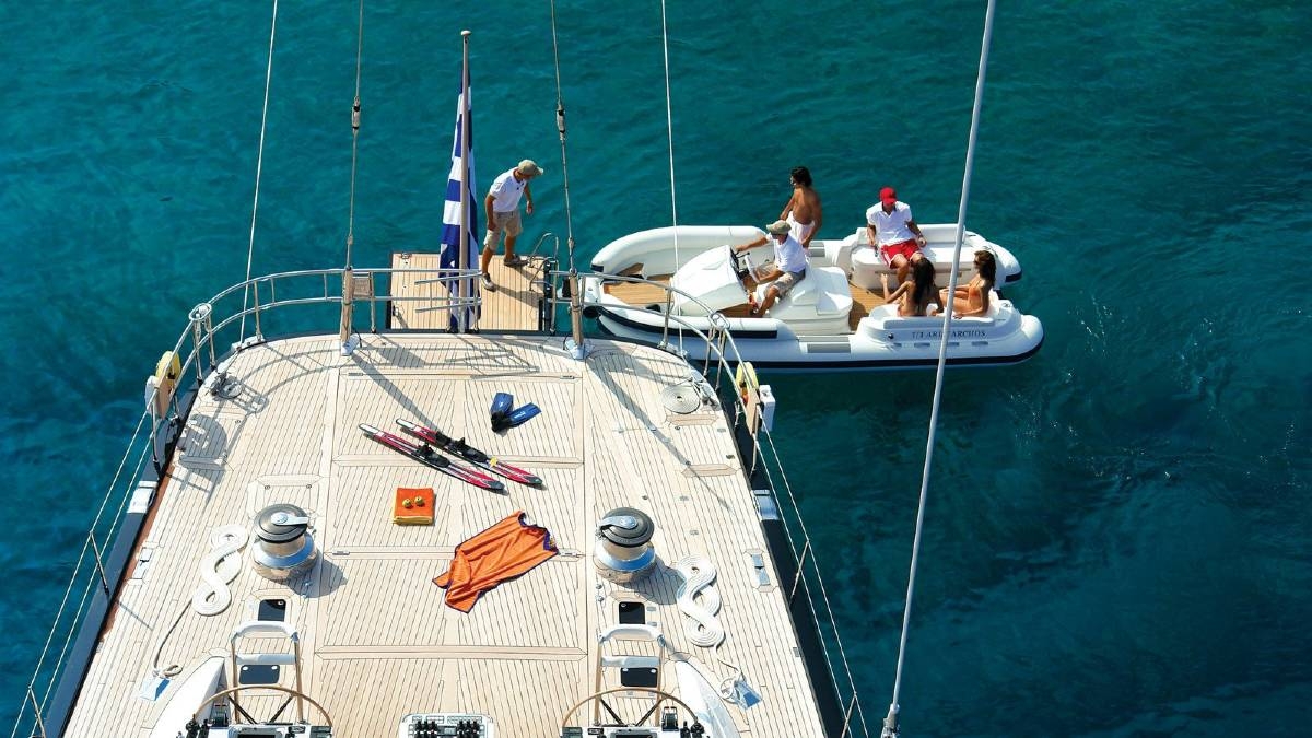 charters_in_greece_aristarchos_-_sundeck_aft.jpg