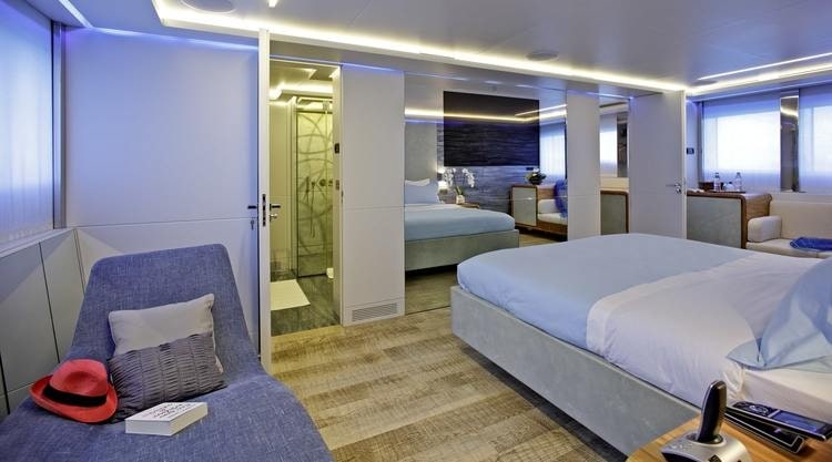charters_in_greece_barents_sea_-_master_suite-min.jpg