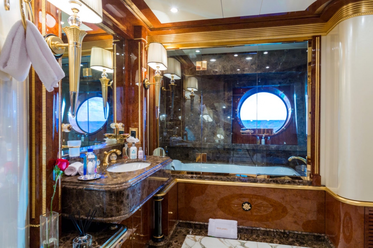 charters_in_mediterranean_lumiere_ii_-_master_bathroom.jpg